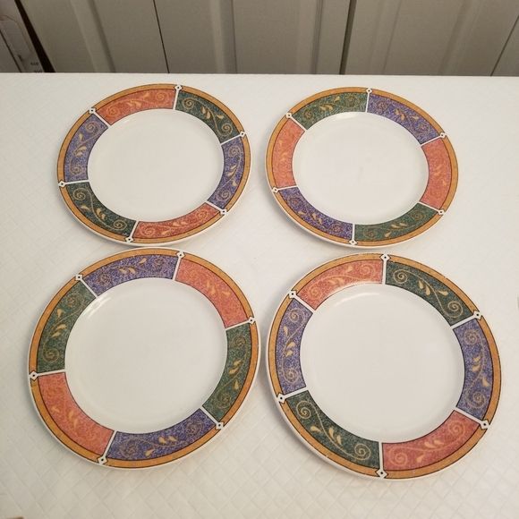 Majesticware Persia 7 3/4" Salad/Dessert Plates Set of 4. 1 Chip - Picture 1 of 4